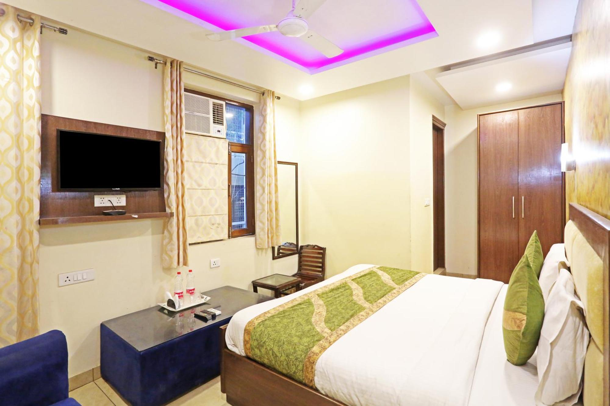 Hotel Red Stone Mahipalpur New Delhi