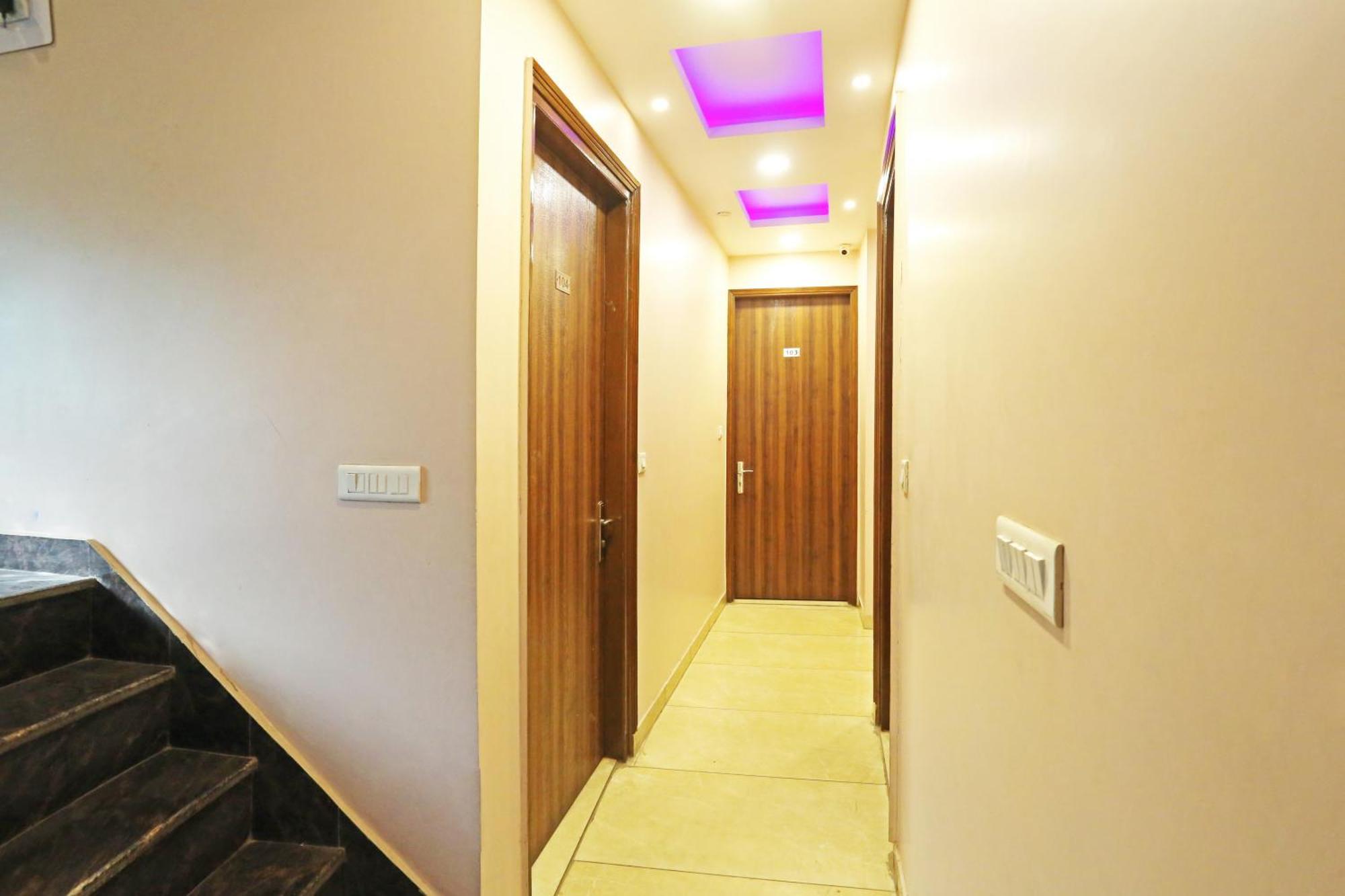 Hotel Red Stone Mahipalpur New Delhi