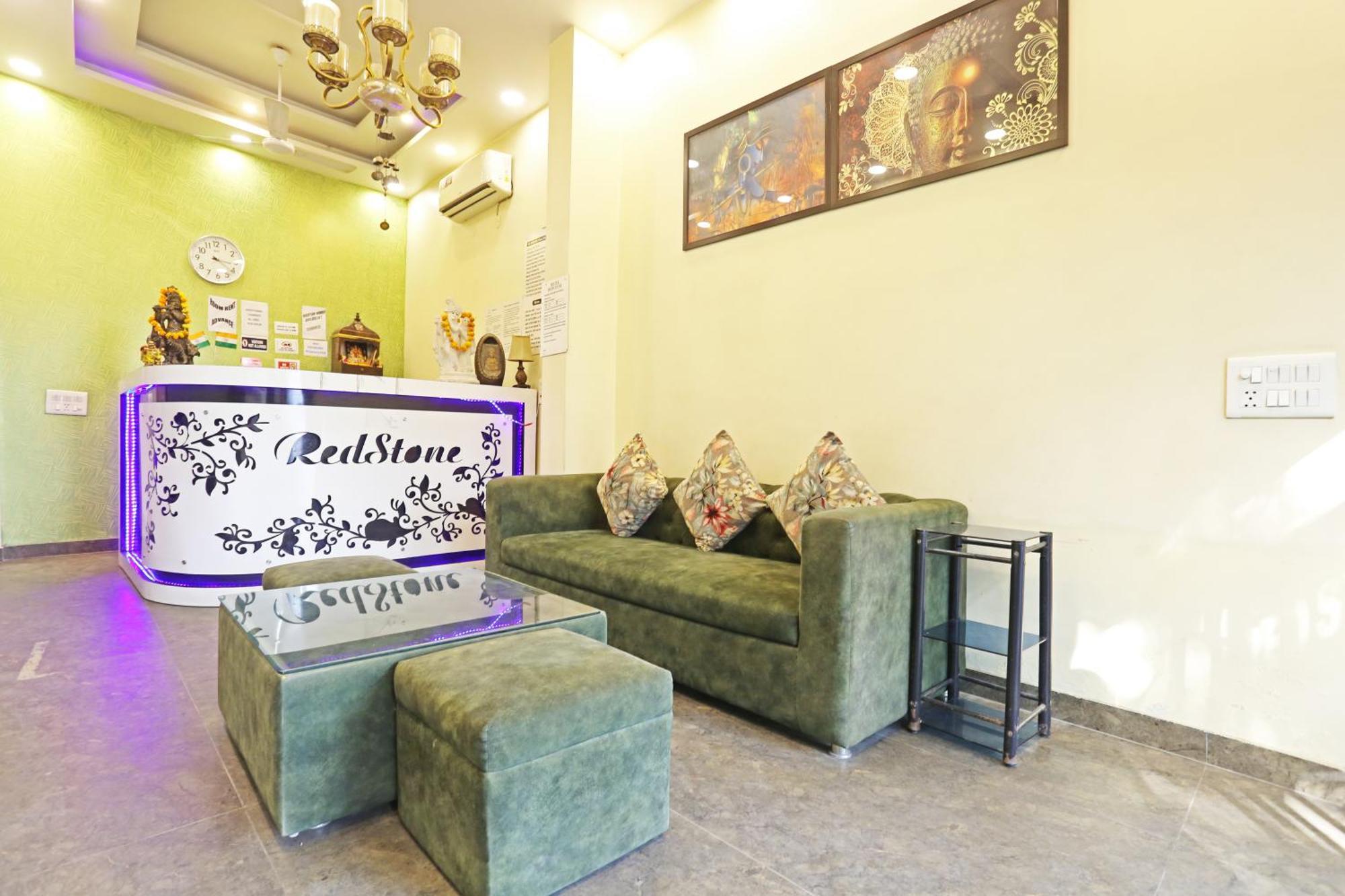 Red Stone Mahipalpur 4*